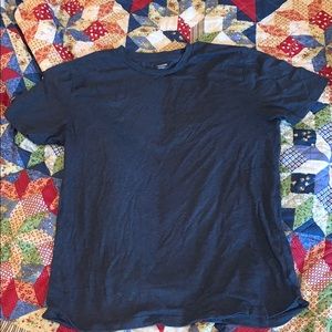 Men’s Old Navy T shirt